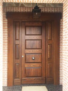 Puerta. Trabajo de Vencomad.