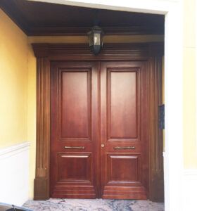 Puerta. Trabajo de Vencomad.