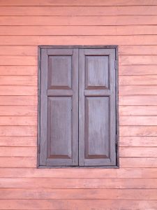 ventana de madera